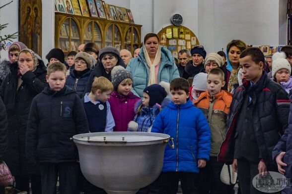 В Крещенский сочельник В Крещенский сочельник