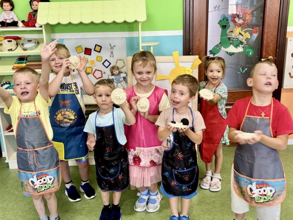 Лепка из соленого теста: "Маленькие солнышки" Лепка из соленого теста: "Маленькие солнышки"